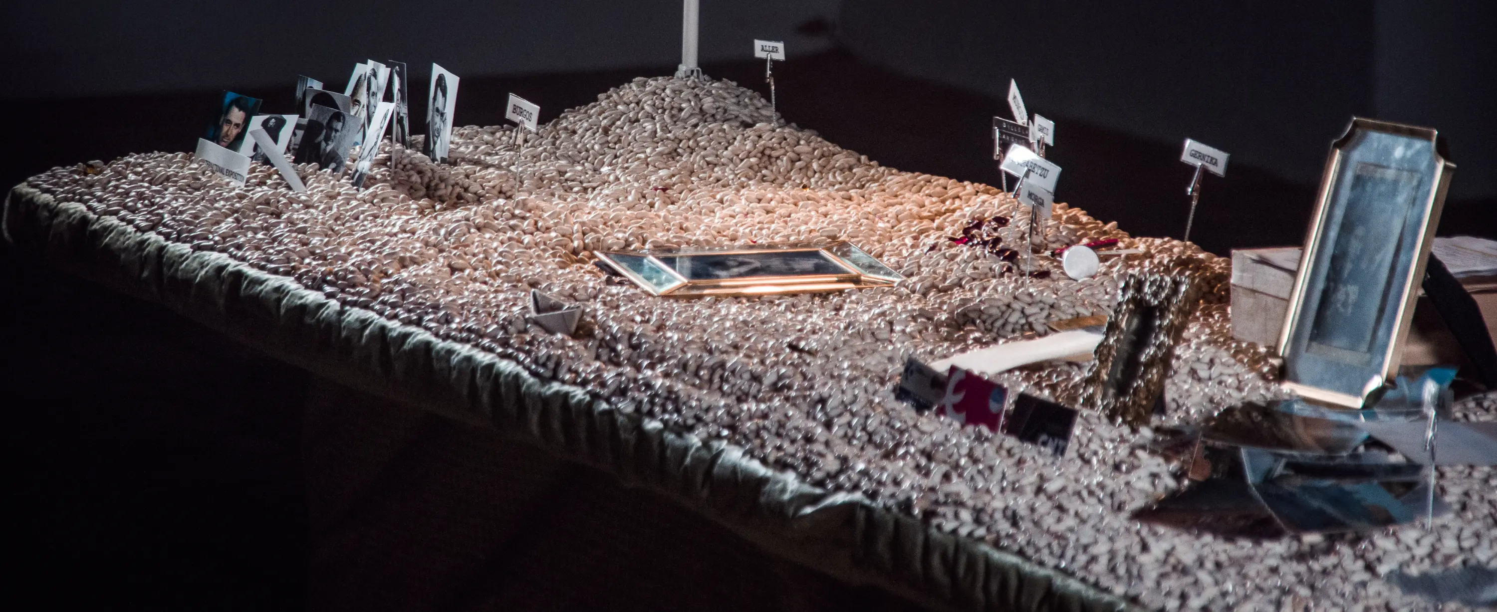 entradas.Cartel 43º 13' 44" N